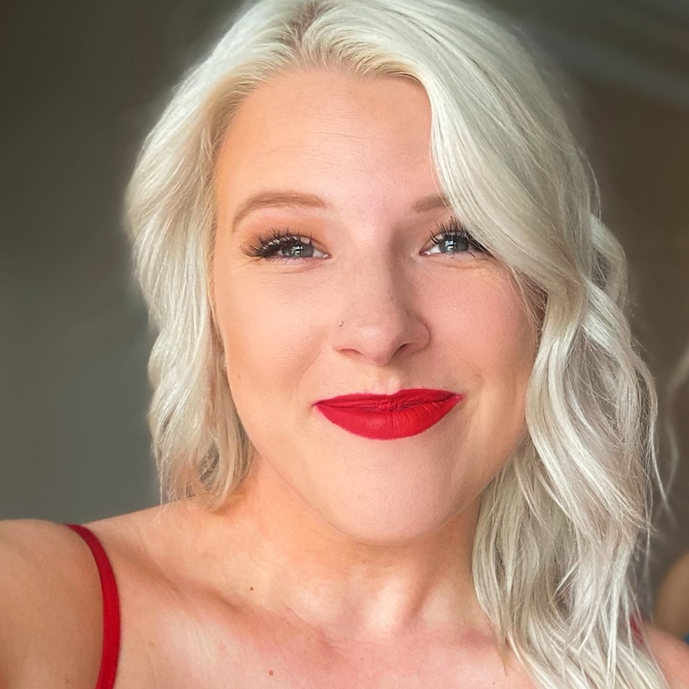 Meet your Posher, Katelyn